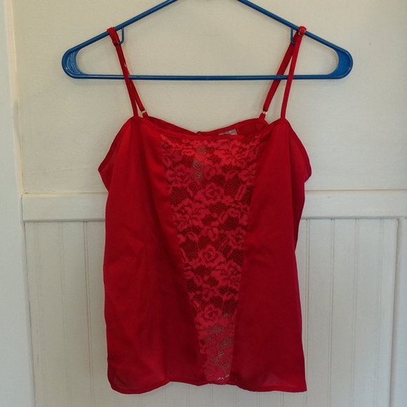 Silky red camisoles - Picture 3 of 3